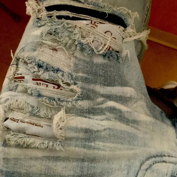 I am selling a great pants it's strong and it has many different design 🫡🥷🥶🥇 - Picture 1 of 2